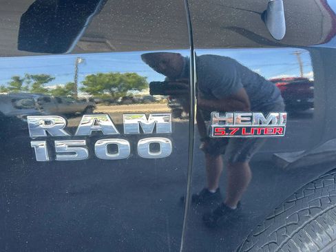 Used 2018 RAM 1500 Express AWD/4WD image 4