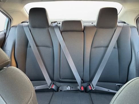 Used 2021 Toyota Corolla LE image 12