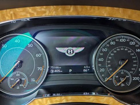 Used 2019 Bentley Bentayga AWD/4WD image 27