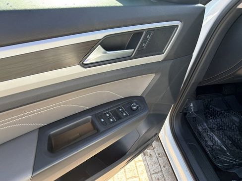 Used 2022 Volkswagen Atlas SE image 15