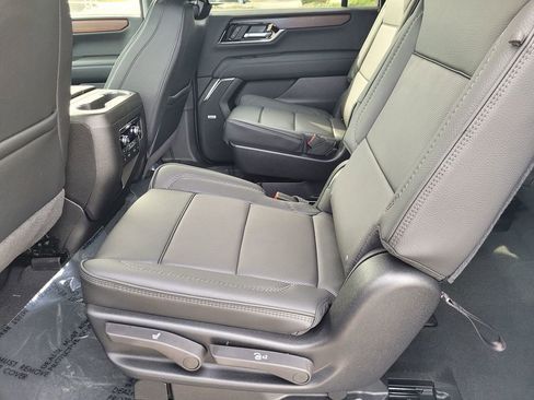 New 2026 GMC Yukon XL Denali w/ Denali Reserve Package image 8