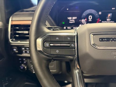 Used 2025 GMC Yukon Denali AWD/4WD image 21