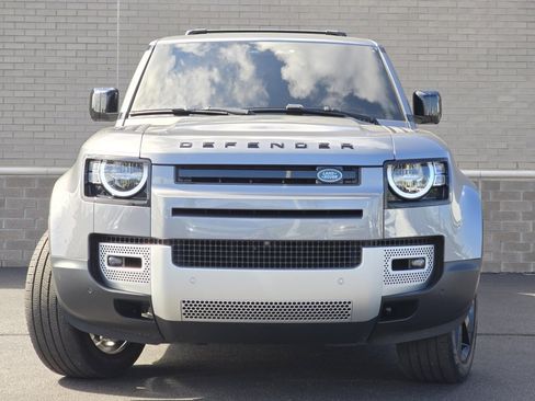 Used 2023 Land Rover Defender 130 S image 11