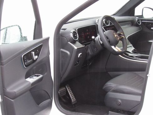 Certified 2025 Mercedes-Benz GLC 300 GLC 300 image 8