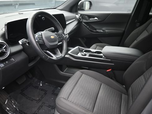 Used 2026 Chevrolet Equinox LT FWD image 12