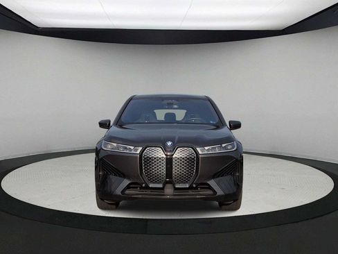 Used 2024 BMW iX xDrive50 w/ Premium Package AWD/4WD image 3