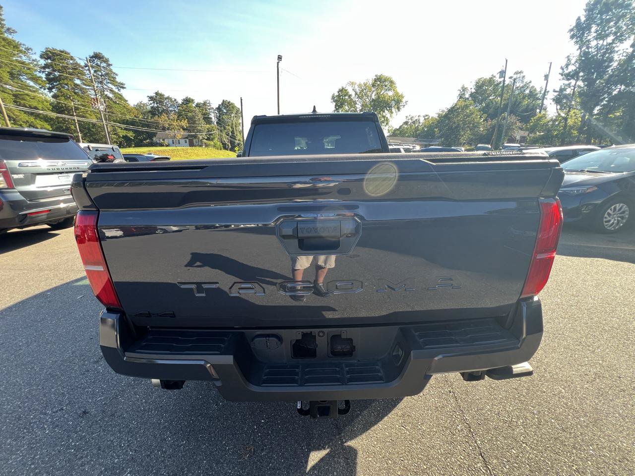 Used 2024 Toyota Tacoma TRD Off-Road AWD/4WD image 4