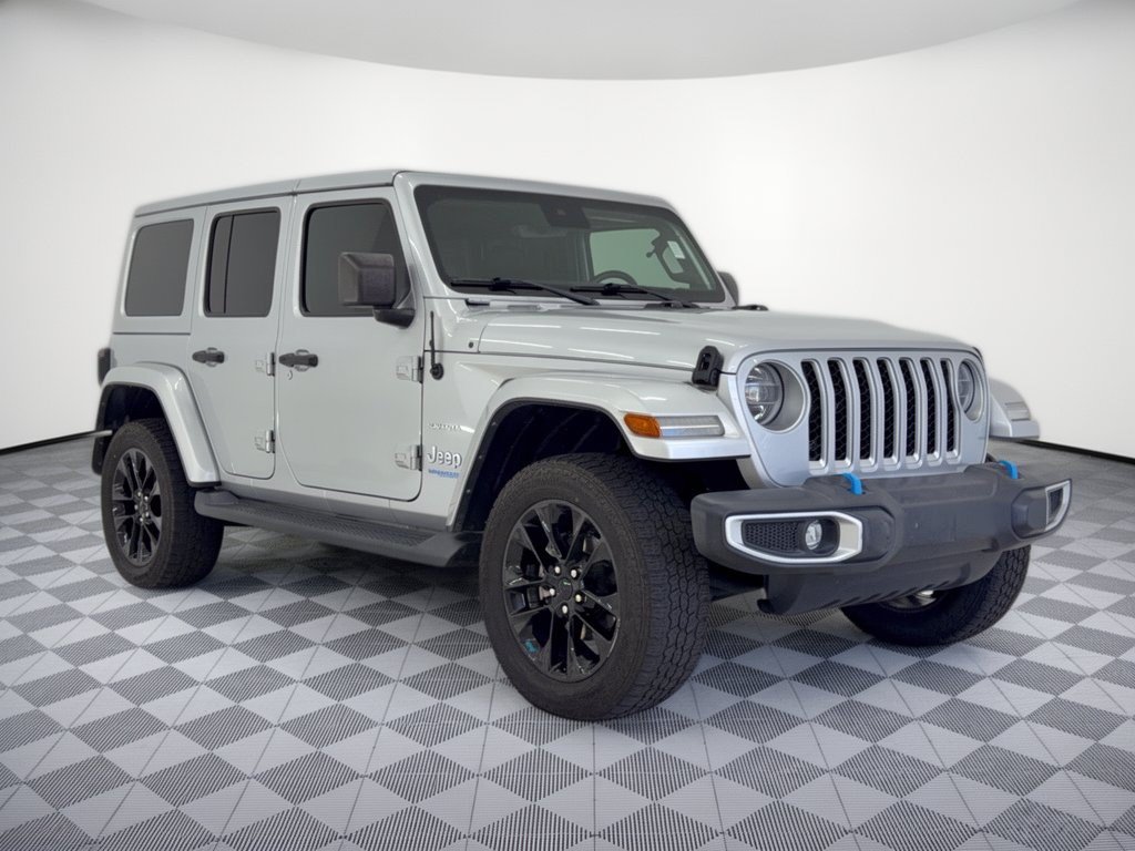 Used 2022 Jeep Wrangler Unlimited Sahara w/ Cold Weather Group AWD/4WD image 7