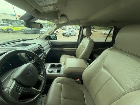 Used 2018 Ford Expedition Max XLT w/ Equipment Group 202A RWD image 3