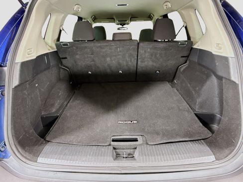 Used 2023 Nissan Rogue S image 35