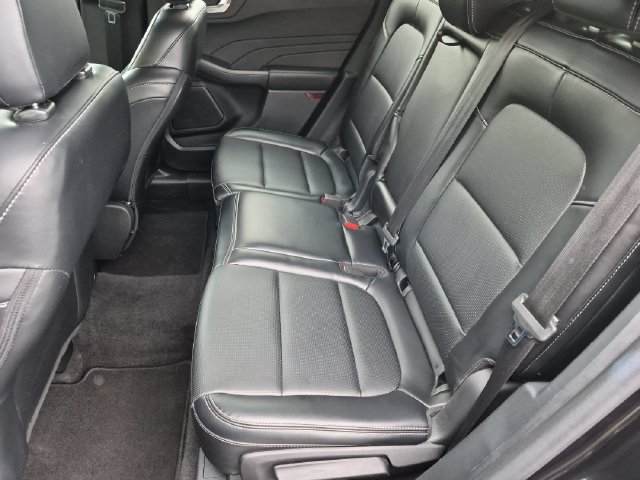 Used 2025 Ford Escape Platinum AWD/4WD image 18
