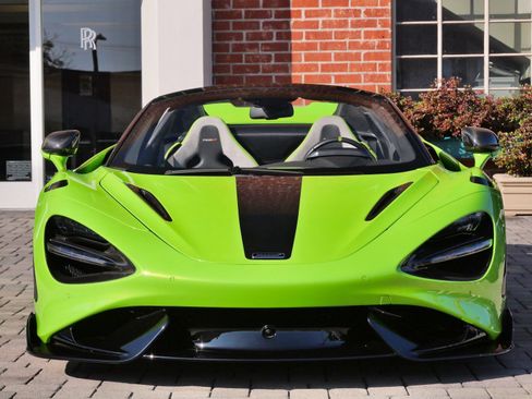 Used 2022 McLaren 765LT image 2