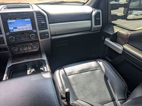 Used 2019 Ford F250 Lariat w/ Lariat Ultimate Package AWD/4WD image 17