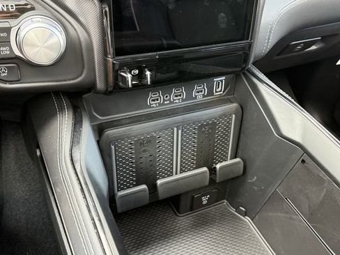 New 2025 RAM 1500 Limited image 24