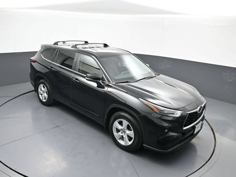 Certified 2023 Toyota Highlander LE FWD image 36