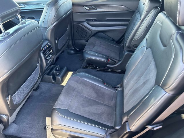 Used 2023 Jeep Grand Cherokee L Altitude AWD/4WD image 14