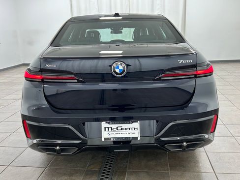 Used 2025 BMW 760i xDrive w/ Executive Package AWD/4WD image 4