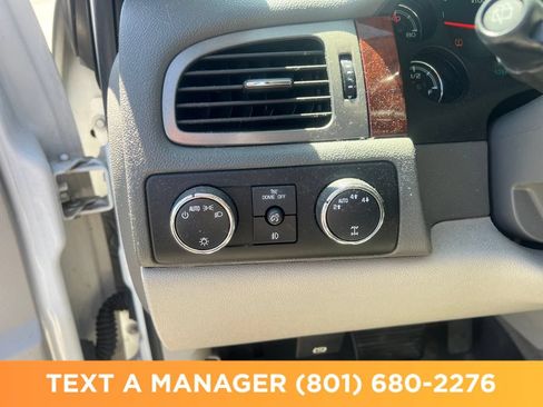 Used 2009 Chevrolet Tahoe LT w/ Luxury Package AWD/4WD image 17