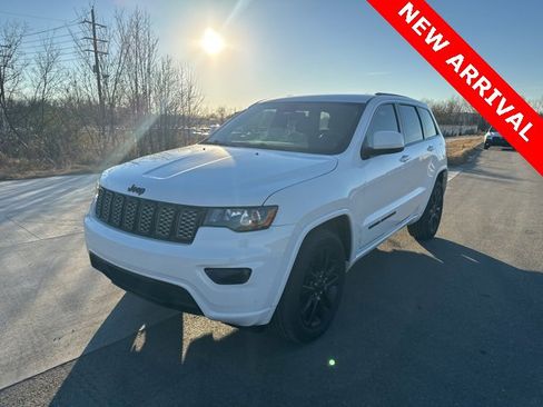 Used 2018 Jeep Grand Cherokee Altitude image 7