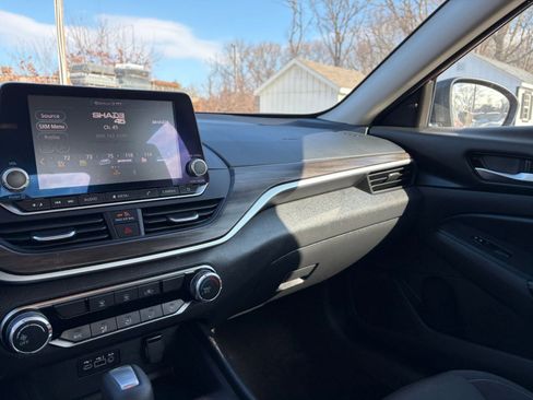 Used 2025 Nissan Altima 2.5 SV image 35