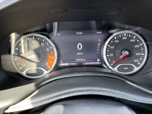 Used 2016 Jeep Renegade Trailhawk w/ Premium Trailhawk Package AWD/4WD image 18