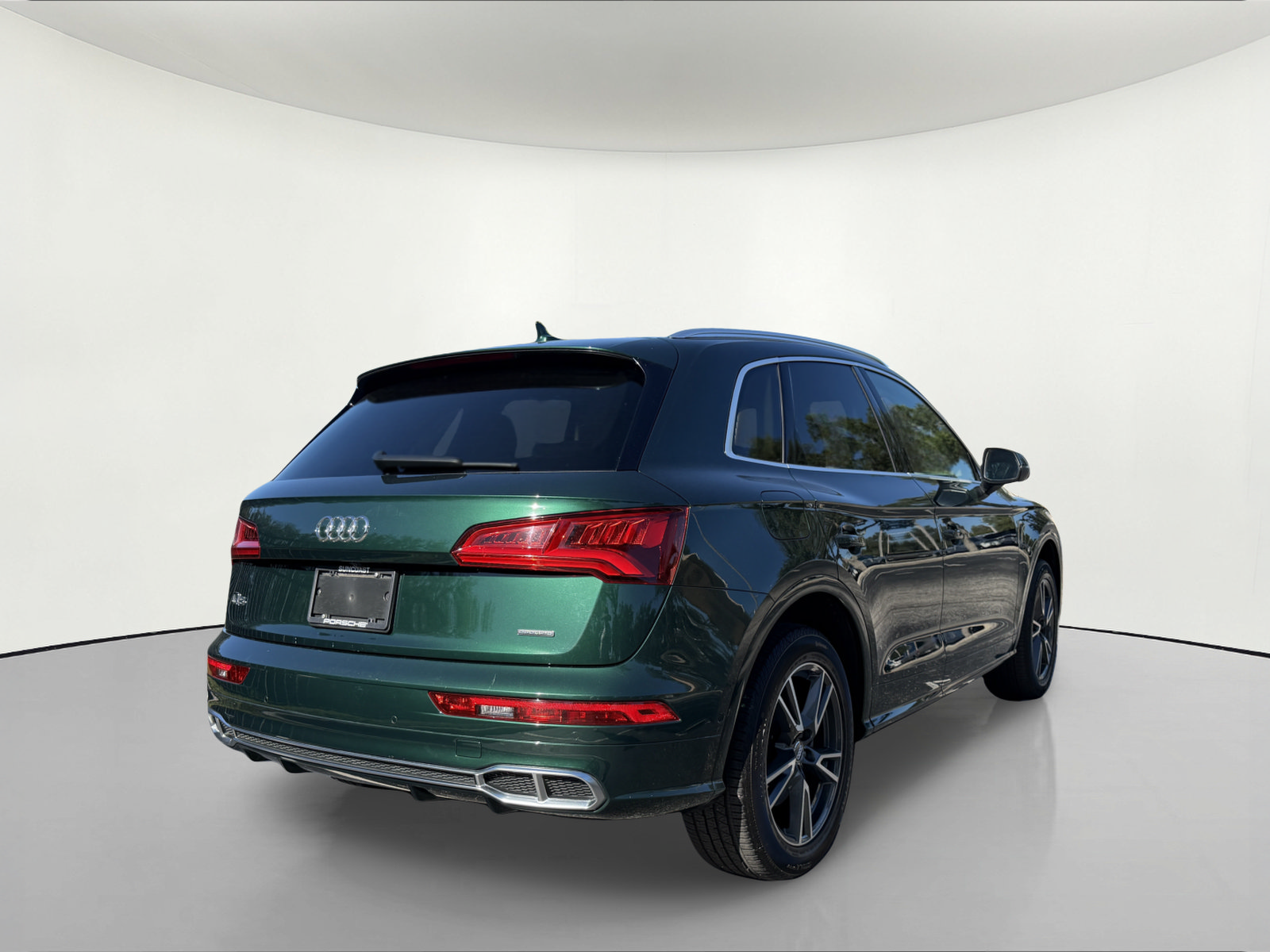 Used 2020 Audi Q5 e Prestige AWD/4WD image 6