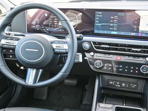 New 2025 Hyundai Sonata Limited image 17