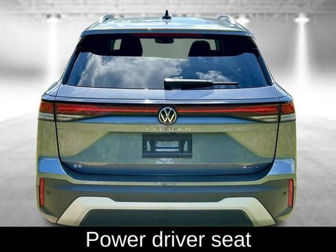Certified 2025 Volkswagen Tiguan SE w/ Panoramic Sunroof Package AWD/4WD image 6