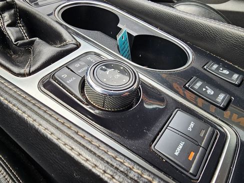 Used 2017 Nissan Maxima Platinum image 35