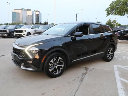 Used 2023 Kia Sportage EX FWD image 3