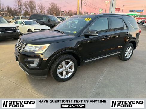 Used 2017 Ford Explorer XLT w/ Equipment Group 202A image 10