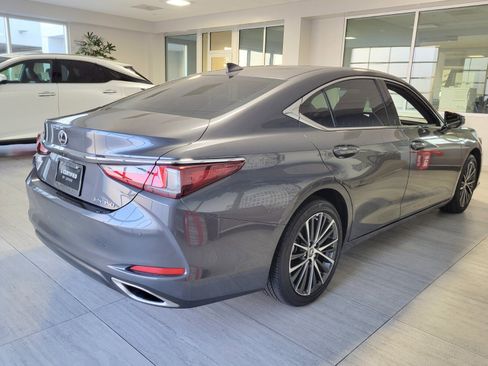 Certified 2025 Lexus ES 350 w/ Premium Package image 7