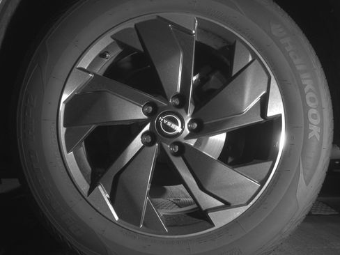 Used 2025 Nissan Rogue SV AWD/4WD image 14