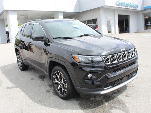 Used 2025 Jeep Compass Limited AWD/4WD image 1