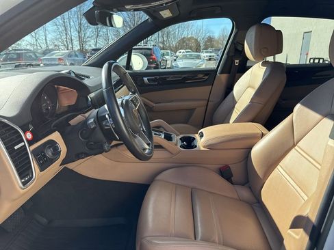 Used 2021 Porsche Cayenne image 21