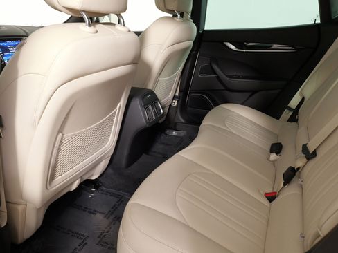Used 2018 Maserati Levante image 36