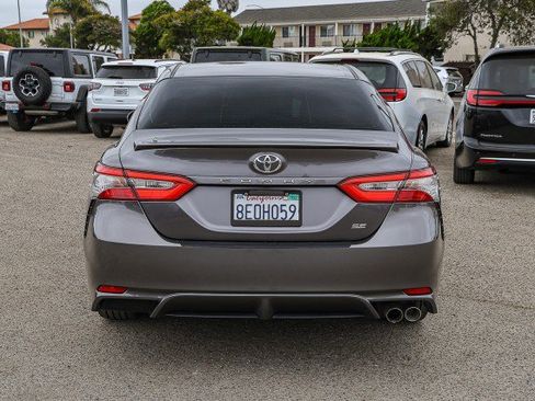 Used 2018 Toyota Camry SE FWD image 5