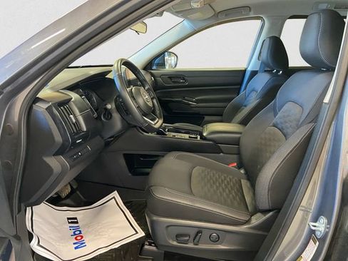 Certified 2024 Nissan Pathfinder SV image 10