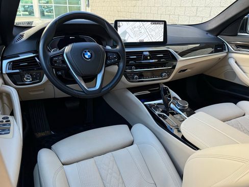 Certified 2023 BMW 530e 530e iPerformance w/ Convenience Package image 28