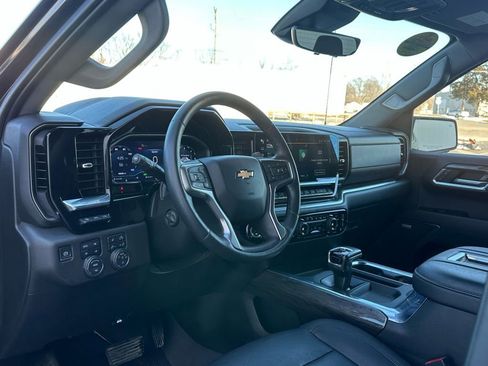 Used 2022 Chevrolet Silverado 1500 LTZ image 10