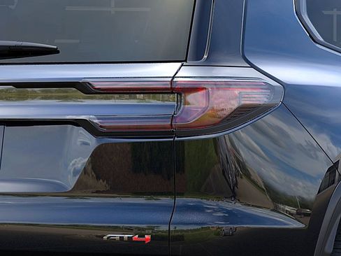 New 2026 GMC Acadia AT4 w/ Luxury Package AWD/4WD image 11