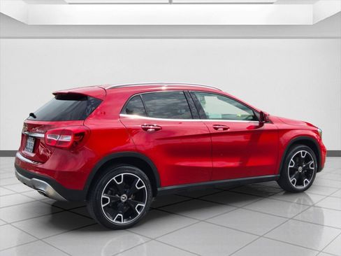 Used 2019 Mercedes-Benz GLA 250 4MATIC image 4