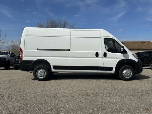 New 2026 RAM ProMaster 2500 w/ Convenience Group image 2