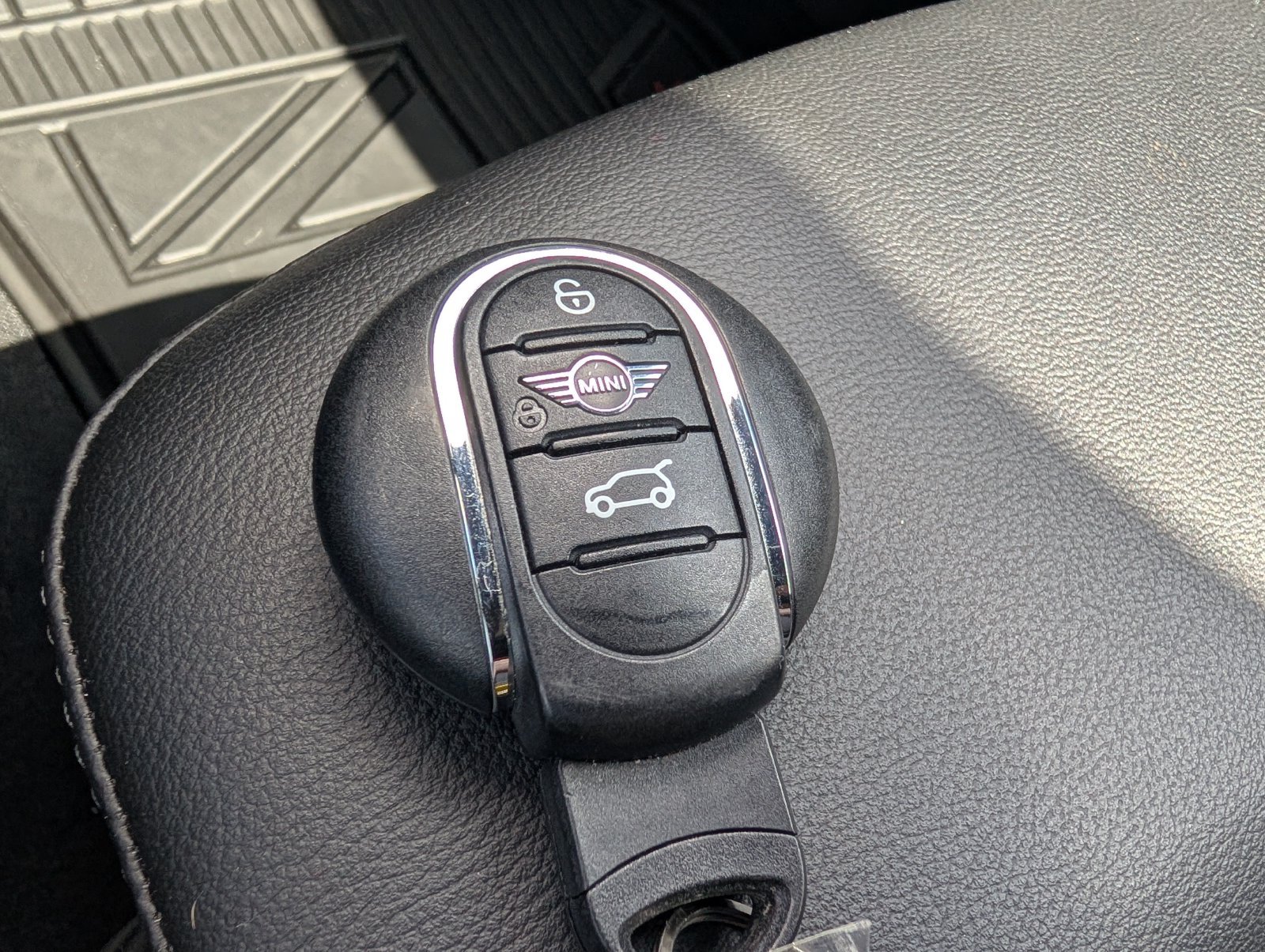 Used 2019 MINI Cooper S w/ Signature Upholstery Package FWD image 19