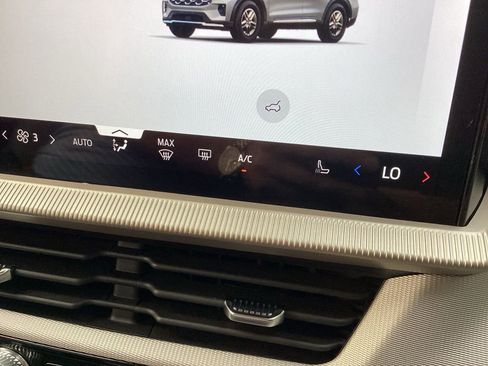 Used 2025 Ford Explorer Active w/ Active Comfort Package image 59