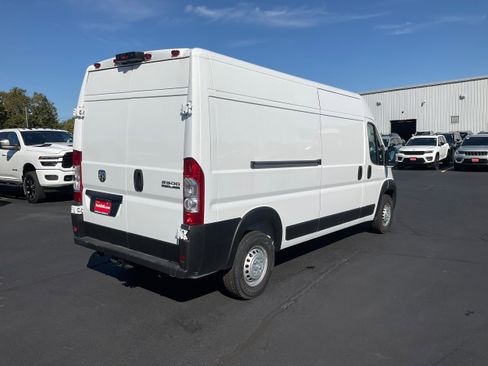 New 2025 RAM ProMaster 2500 w/ Convenience Group image 6