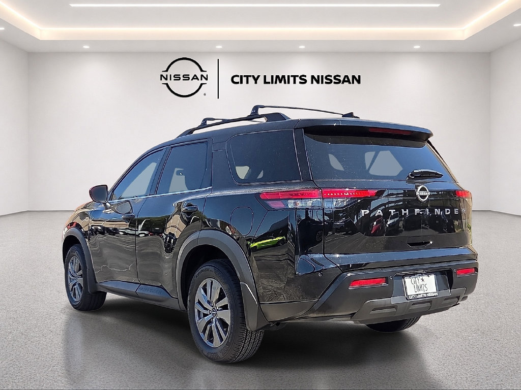 Used 2026 Nissan Pathfinder SV FWD image 3