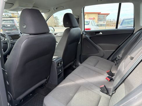 Used 2015 Volkswagen Tiguan S image 13