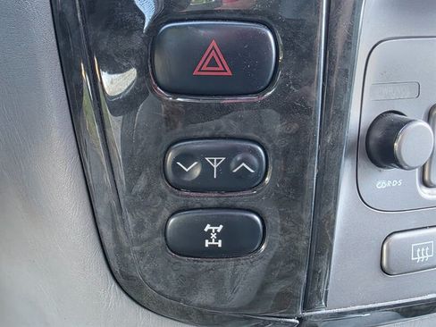Used 2003 Toyota Land Cruiser w/ Convenience Pkg AWD/4WD image 36