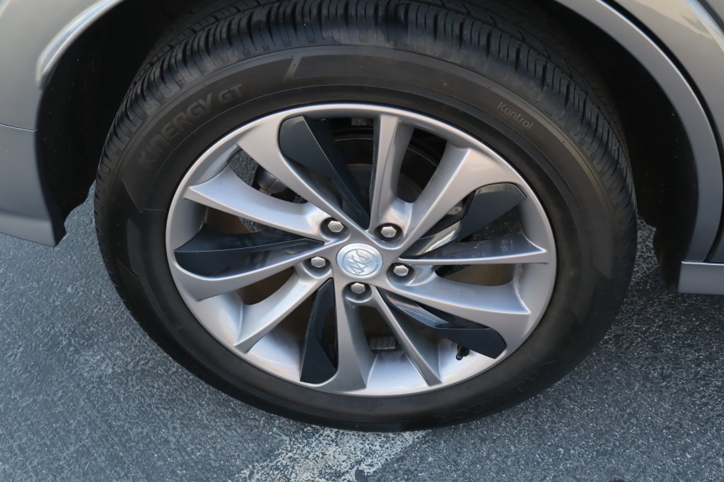 Used 2022 Buick Encore GX Select w/ Sport Touring Package FWD image 16
